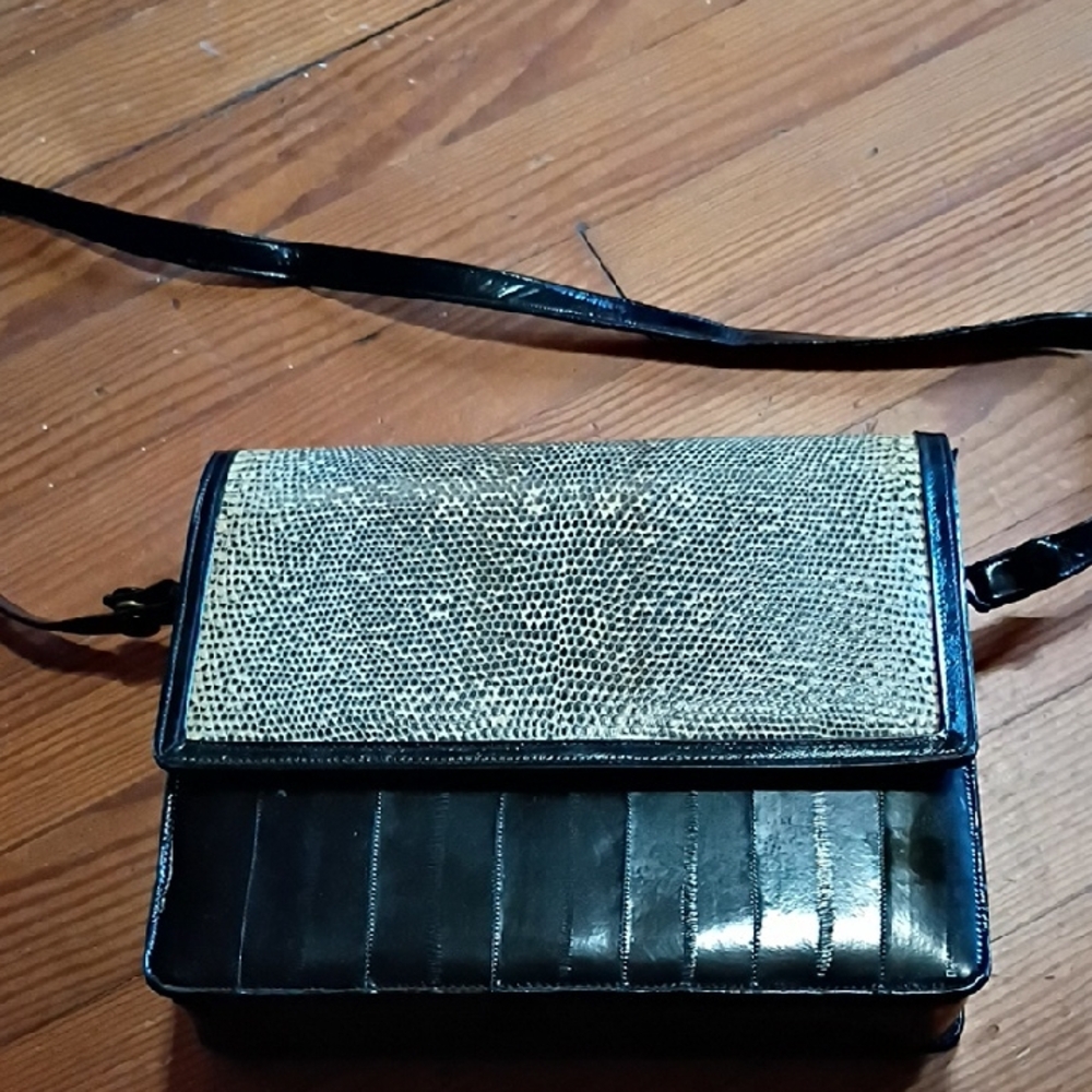 Elegant Black and Cream Women's Bag